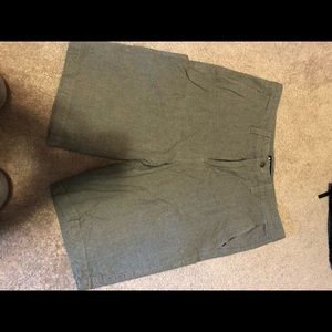 Gray Tony Hawk men’s shorts